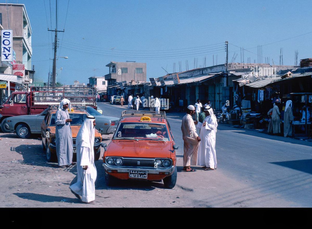bouzarm309's tweet image. "Les EAU, laquais des USA, nous parlent de souveraineté ? Vous hébergez des bases militaires américaines et israéliennes, mais vous osez donner des leçons ? #PuppetState"