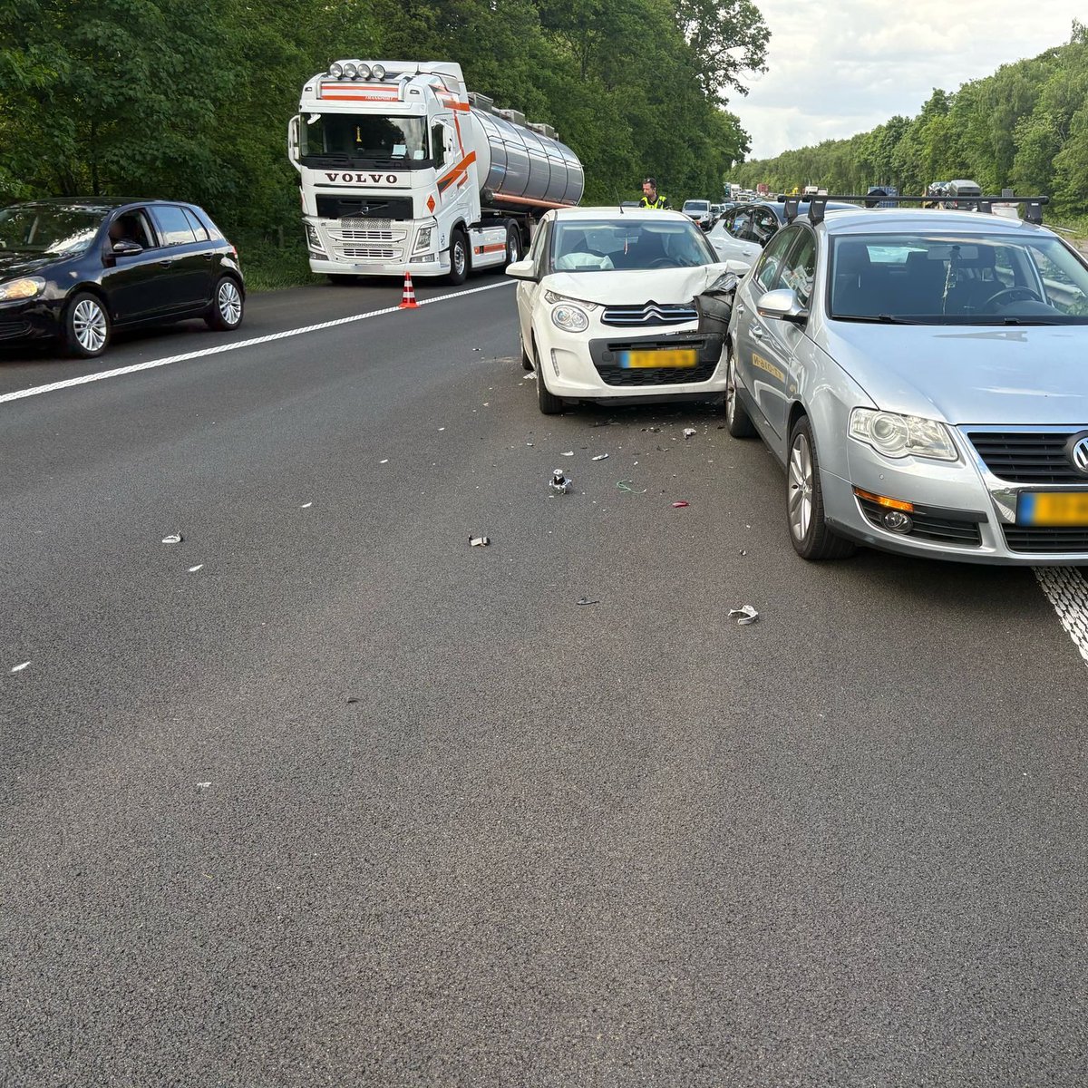 Meerdere auto's betrokken bij ongeval op A4 bij Hoogerheide