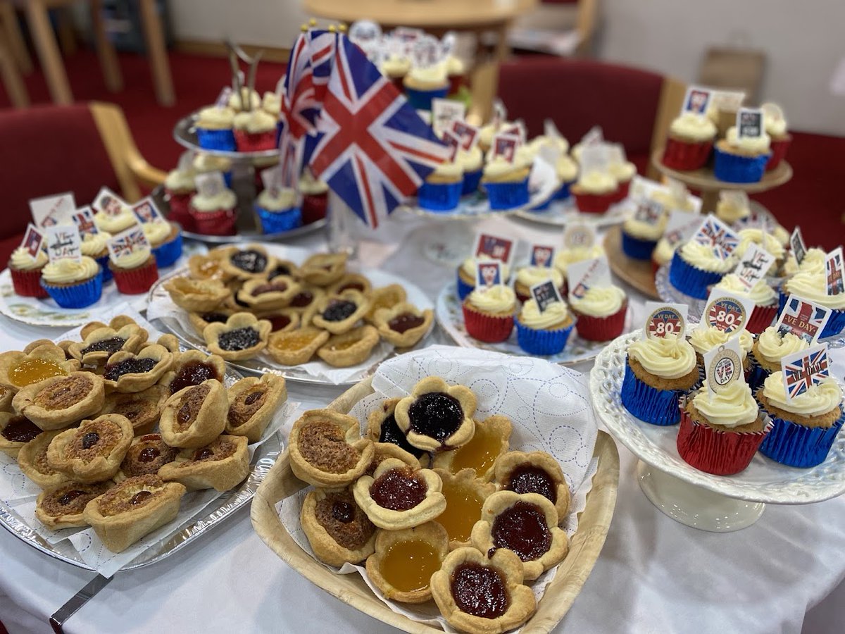 thermbi's tweet image. To mark 80 years of #VEDay, our residents at Devonshire Court, in #Leicester, and Queen Elizabeth Court, in #Llandudno shared their wartime stories, enjoyed sing-alongs and afternoon tea. π¬π§
#veday80thanniversary #LestWeForget