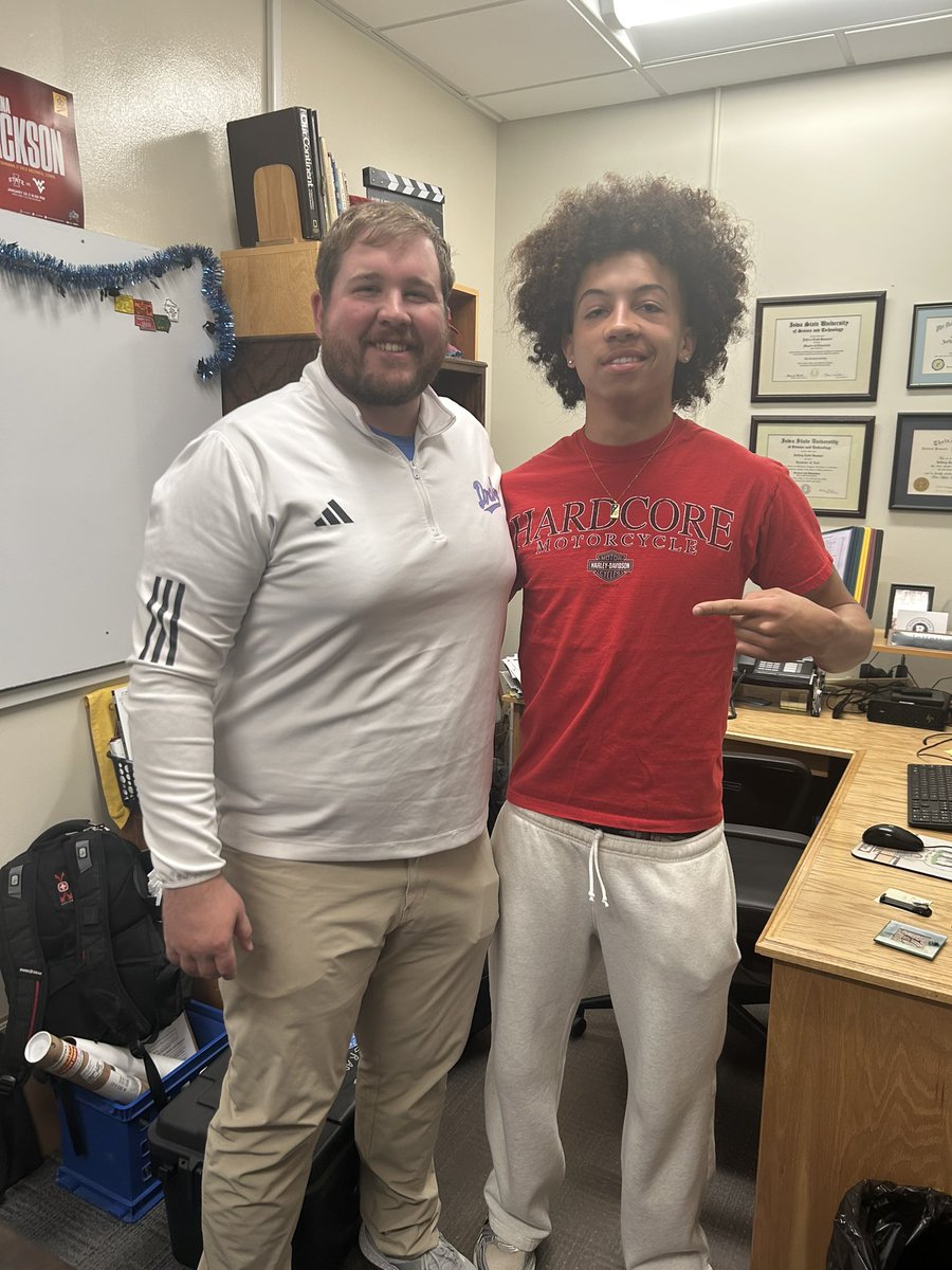 Jadrian Naab (@jadriannaab) on Twitter photo Had a great time talking with <a href="/coachqgriffith/">Quincy Griffith</a> about Drake football today, looking forward to getting on campus and what comes for the summer! Had a great time talking with <a href="/coachqgriffith/">Quincy Griffith</a> about Drake football today, looking forward to getting on campus and what comes for the summer!