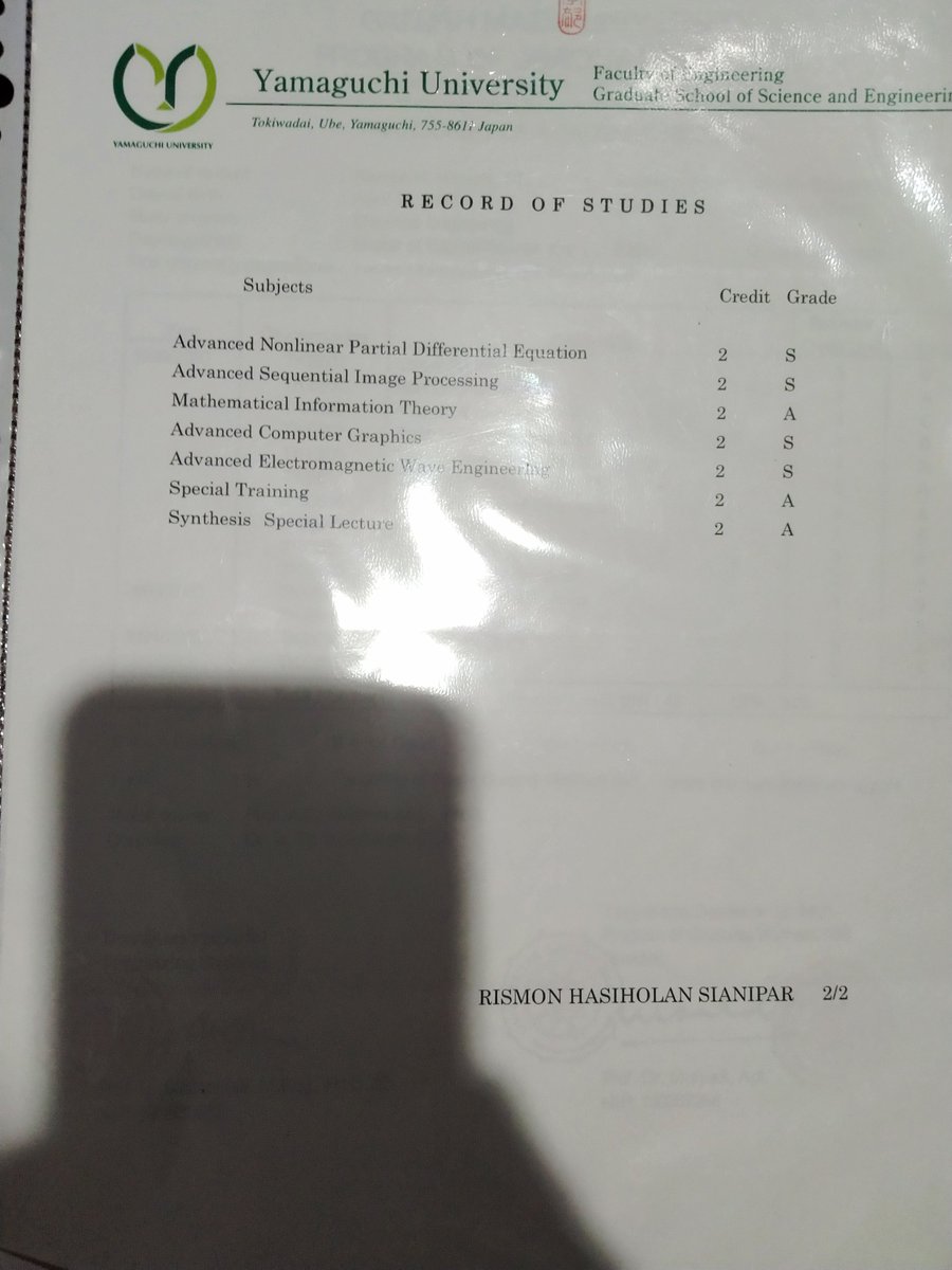 Sekelas presiden 2 periode harusnya tidak takut menampilkan data pribadi terkait ijazah dan transkrip nilainya, kalau ada dan asli.