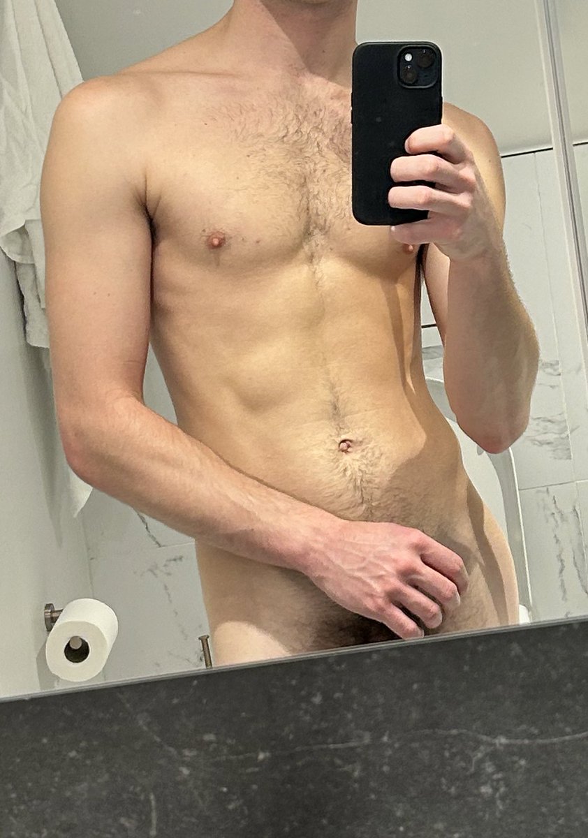 twinkromantic's tweet photo. Do guys still like skinny boys? https://t.co/Y2T3RFpkiF
