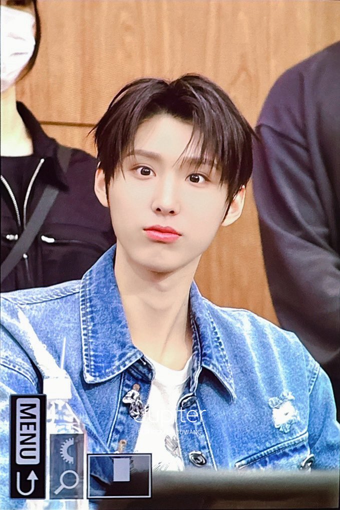 jjupiter0502's tweet photo. 250508 일본 대면

키티🎀

#킥플립 #주왕 #KICKFLIP #JUWANG https://t.co/oX6Ba3obvv