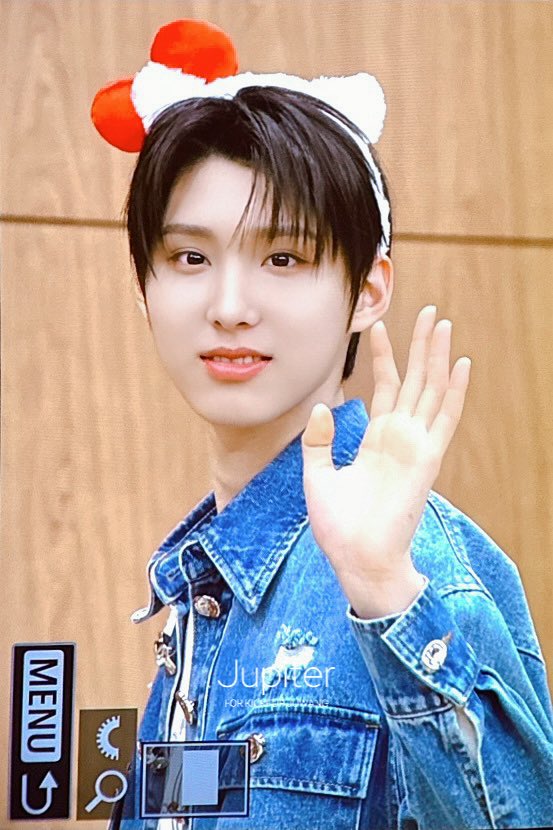 jjupiter0502's tweet photo. 250508 일본 대면

키티🎀

#킥플립 #주왕 #KICKFLIP #JUWANG https://t.co/oX6Ba3obvv
