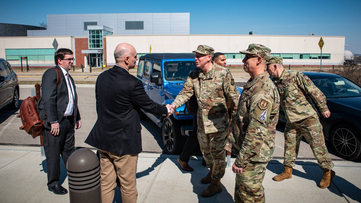AFResearchLab's tweet photo. AFRL's United States School of Aerospace Medicine launched a new partnership with @LifeAtPurdue to expand educational opportunities for Airman and Guardians via the Master of Public Health, or MPH, program. ✈️🤝🏫
Learn more 👉 https://t.co/am19wGK6tX
#AFRL | #Purdue | #USAFSAM https://t.co/nHO8c9tWIj