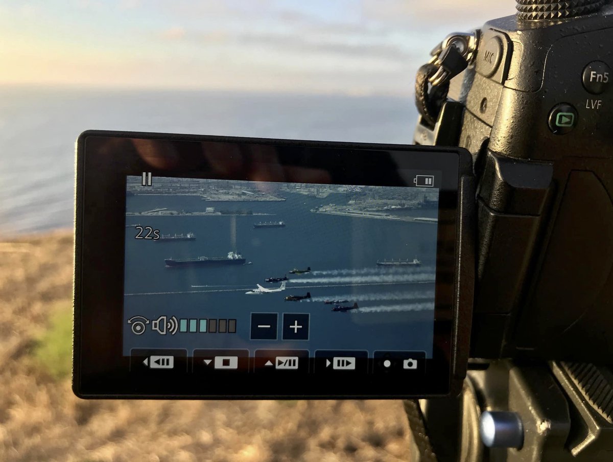 💟 ✨A warm welcome home for Robert DeLaurentis! The Tiger Squadron stood proudly by his side as they escorted him back to San Diego after his extraordinary journey as the #PeacePilot. This incredible display of camaraderie and skill reminds us of the power of unity in aviation.