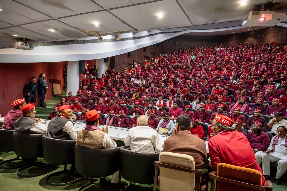 Akhilesh Yadav (@yadavakhilesh) on Twitter photo 