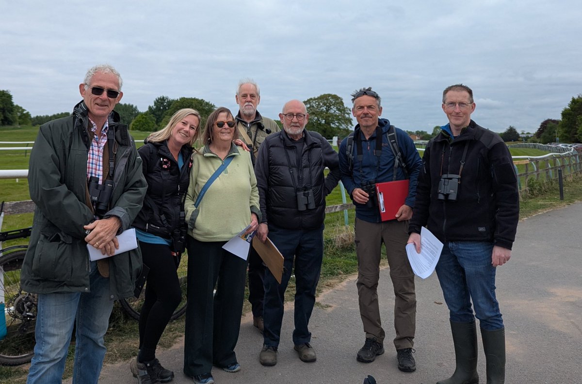 Warwick100B's tweet photo. Some of the Warwick 100 team had a skylark monitoring training session this am.  
Our heads are now filled with maps and codes, we hope we can help @_BTO with their ground nesting bird studies at the racecourse.

(Also hoping my mapping is more impressive than my photography 🤣) https://t.co/lxXAFFRw9M