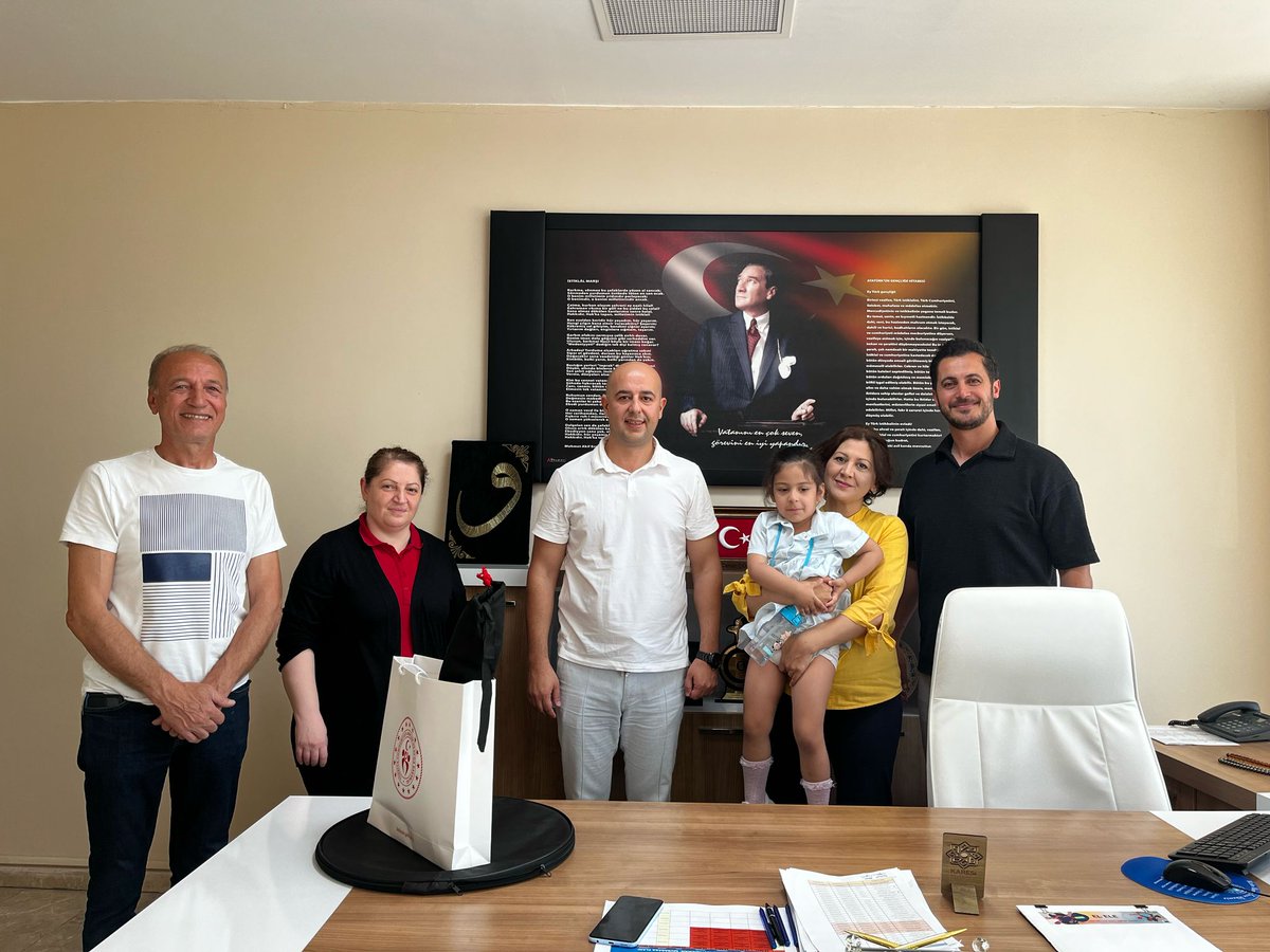 cnrcrlk45's tweet photo. Mutlu Çarşamba Projesi kapsamında tanıştığımız 
,spora becerisi olan özel öğrencilerimizden Gülse Birceyi İlçe müdürlüğümüzde ağırladık. Kendisine taekwondo kıyafeti hediye edip,eğlenceli bir antreman yaptık. https://t.co/HifROVA5yl