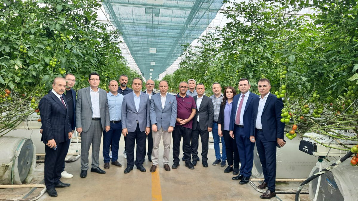 Devlet Denetleme Kurulu Üyesi Emin Sadık AYDIN başkanlığındaki Devlet Denetleme Kurulu Denetçilerimiz, gıda arz güvenliği, su kaynaklarının verimli kullanımı, etkin su yönetimi ve kırsal kalkınma konularında önerilerin belirlenmesi amacıyla #Çumra İlçemizdeki ziyaretlerine