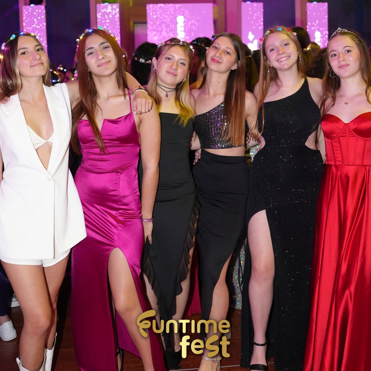 Funtime15's tweet image. Estás a 3 tips de una tarde inolvidable 🦋💜🎉 #FunTimeFest
✨Reservar tu viaje
✨Confirmar asistencia
✨Un outfit que te haga brillar