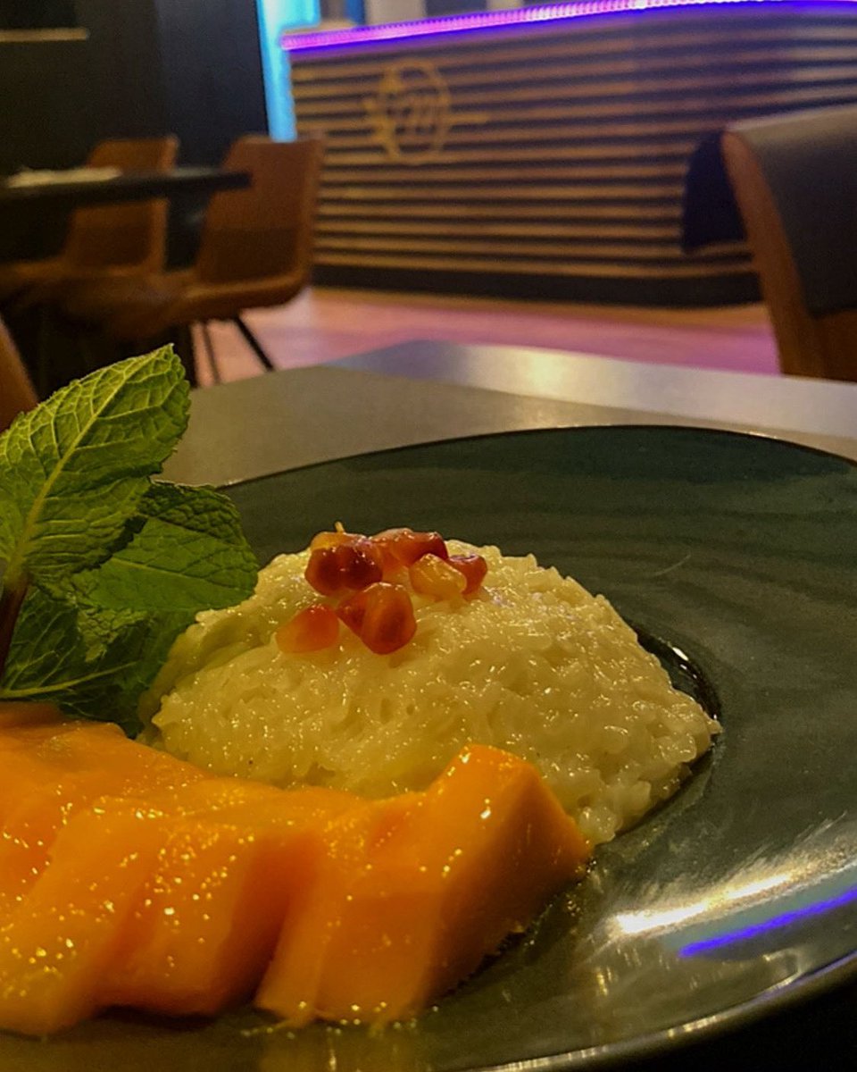 ChefChandrajith's tweet image. Khao niao mamuang!
Evidence suggests it may have existed since the late Ayutthaya period (1351-1767). The dish’s popularity has grown over time, fueled by its delicious combination of sweet, sticky rice and ripe mangoes, making it a staple in Thai cuisine

@ChefChandrajith