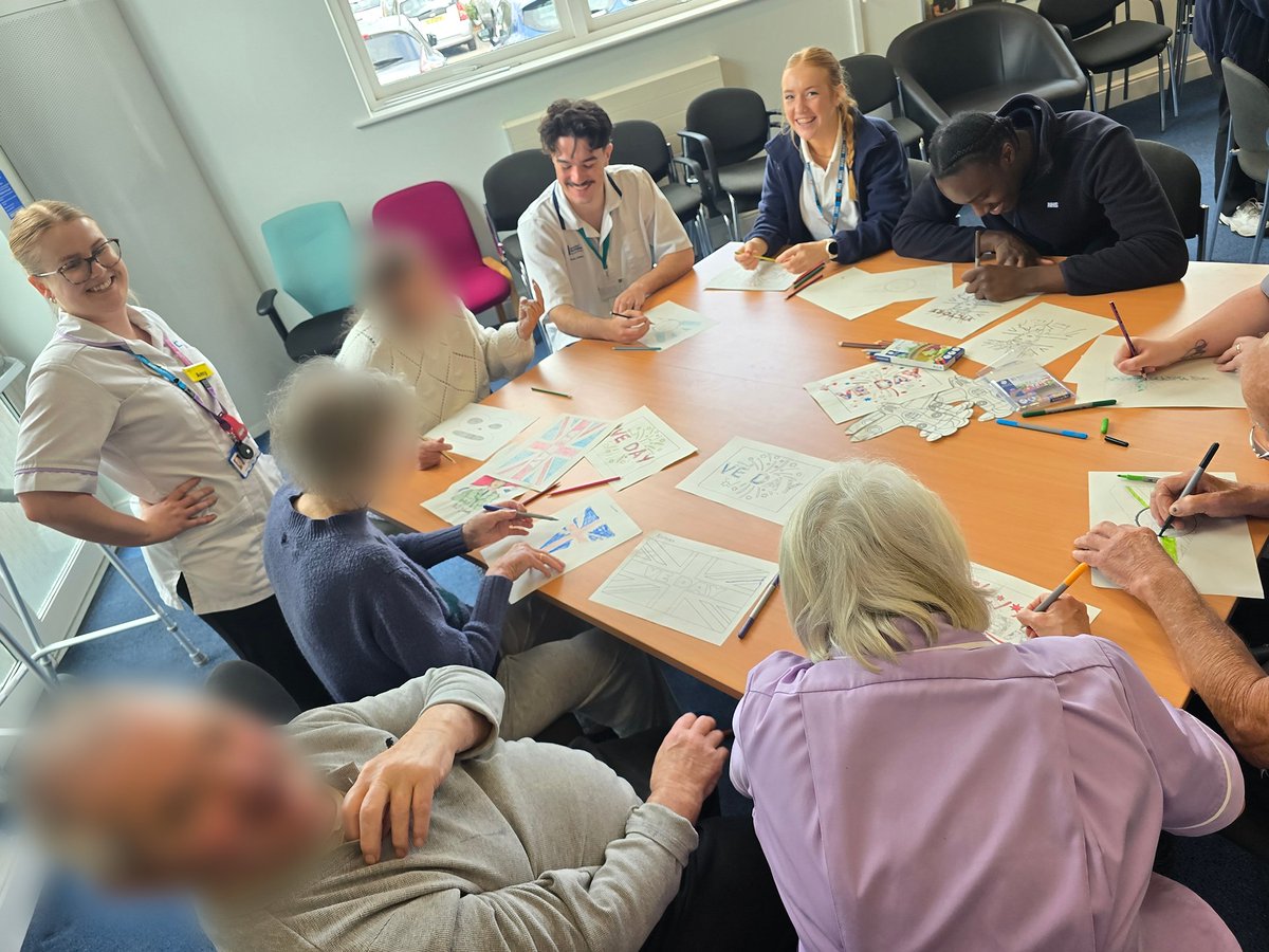 TheLiveTeam_'s tweet photo. This week we have remembered those who gave their today for our tomorrow for #VEDay80
Coming together for reflection and prayer, creative craft, information and learning and of course some Victoria sponge and a cuppa ..
#BeConnected @NottsHealthcare https://t.co/rLk9dWwLT3