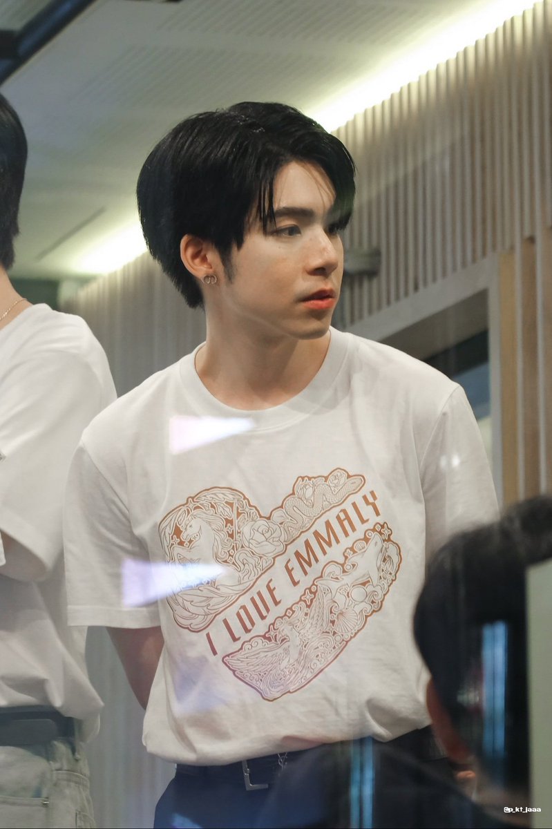พี่เจย์เค้าหล่อมากนะครับวันนี้ 

#Flex1045xTheNextPrince
#jj_rcp