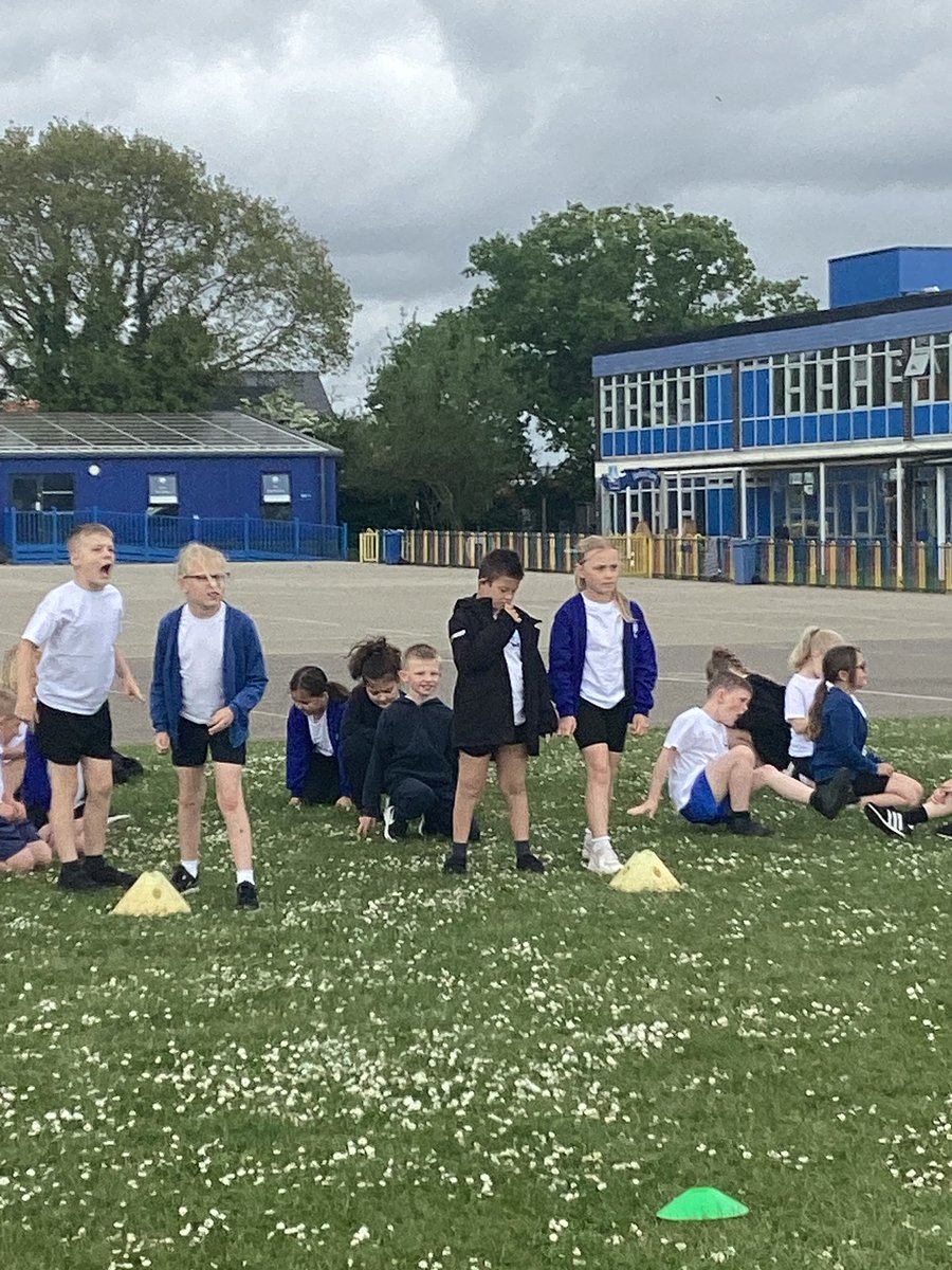 HamfordPrimary's tweet photo. Year 4 worked hard in PE this week improving their fitness levels by doing shuttle runs. https://t.co/7taDHnImje