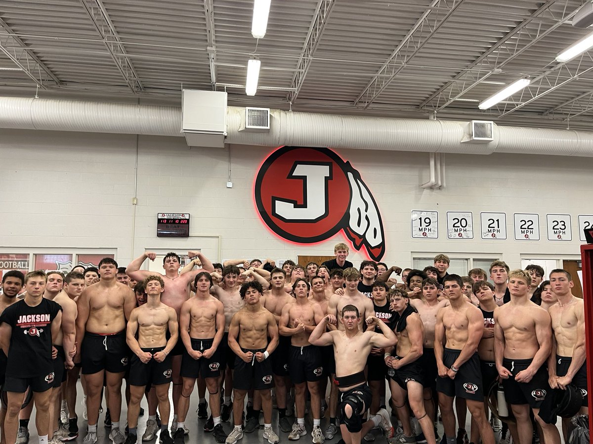 JHSIndians_FB's tweet photo. Look at all the good around you. Of all the lives you could have lived, how wonderful and special is it that you get to live this one?

-Anonymous 

Indians keep getting better! Since January, we have averaged 130 kids per morning who continue to focus on daily improvement!

#TPW https://t.co/8d1Z4XHzLX