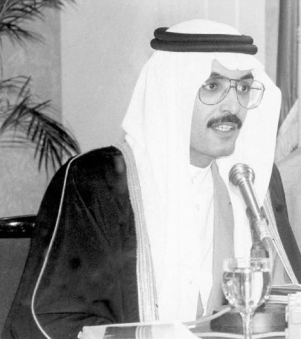 ليت الصور فيها أحاسيس وتحس
 عشان لا اشتقنا .. نسولف عليها