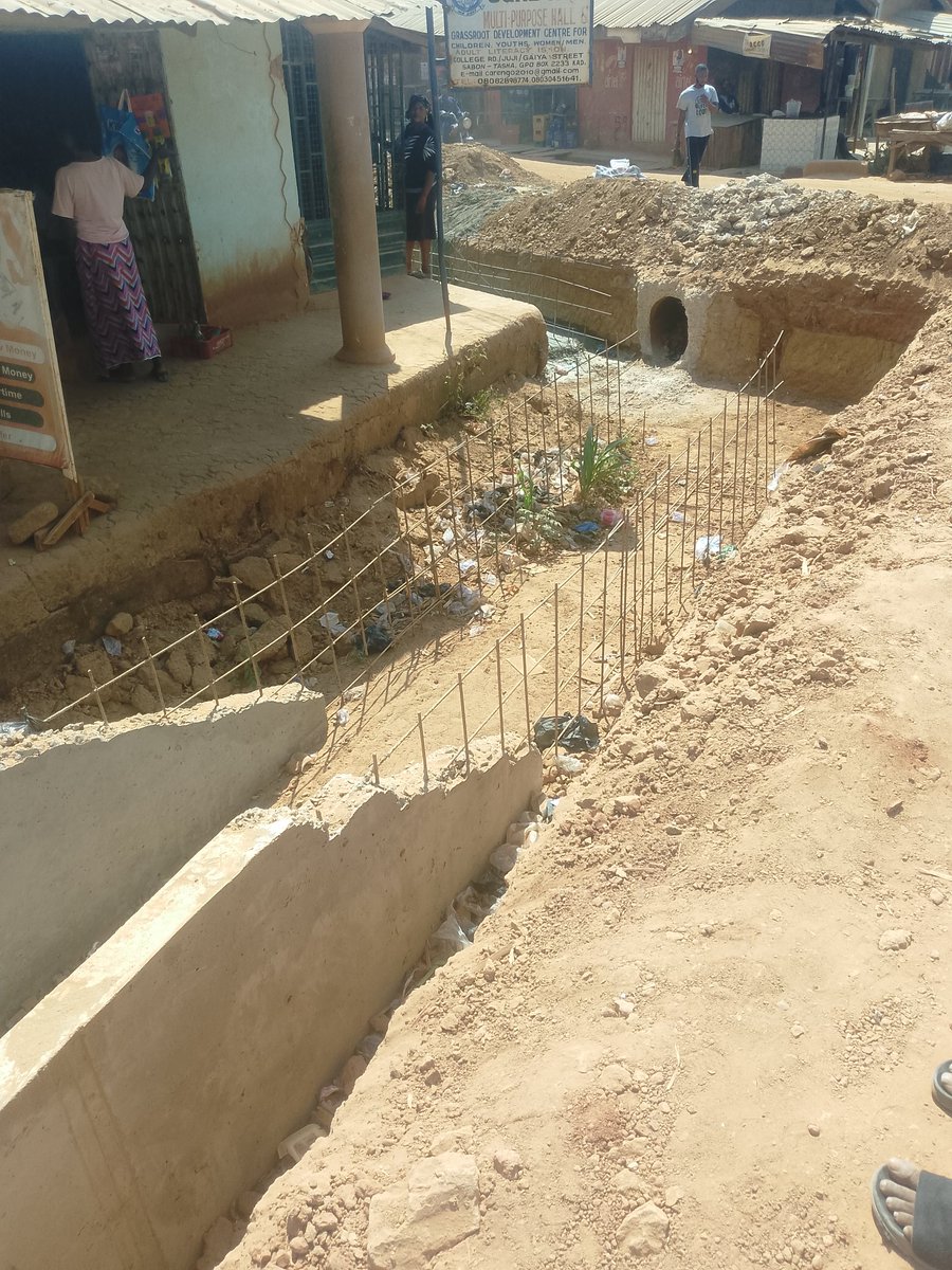 DawahJerem50726's tweet image. The world bank project 6km Sabon Tasha, Ungwan Gimbiya and Juji under the supervision of Rural Access and Agricultural Marketing project (RAAMP) Kaduna, for more than a year has being a tragedy to this communities. #Worldbankproject