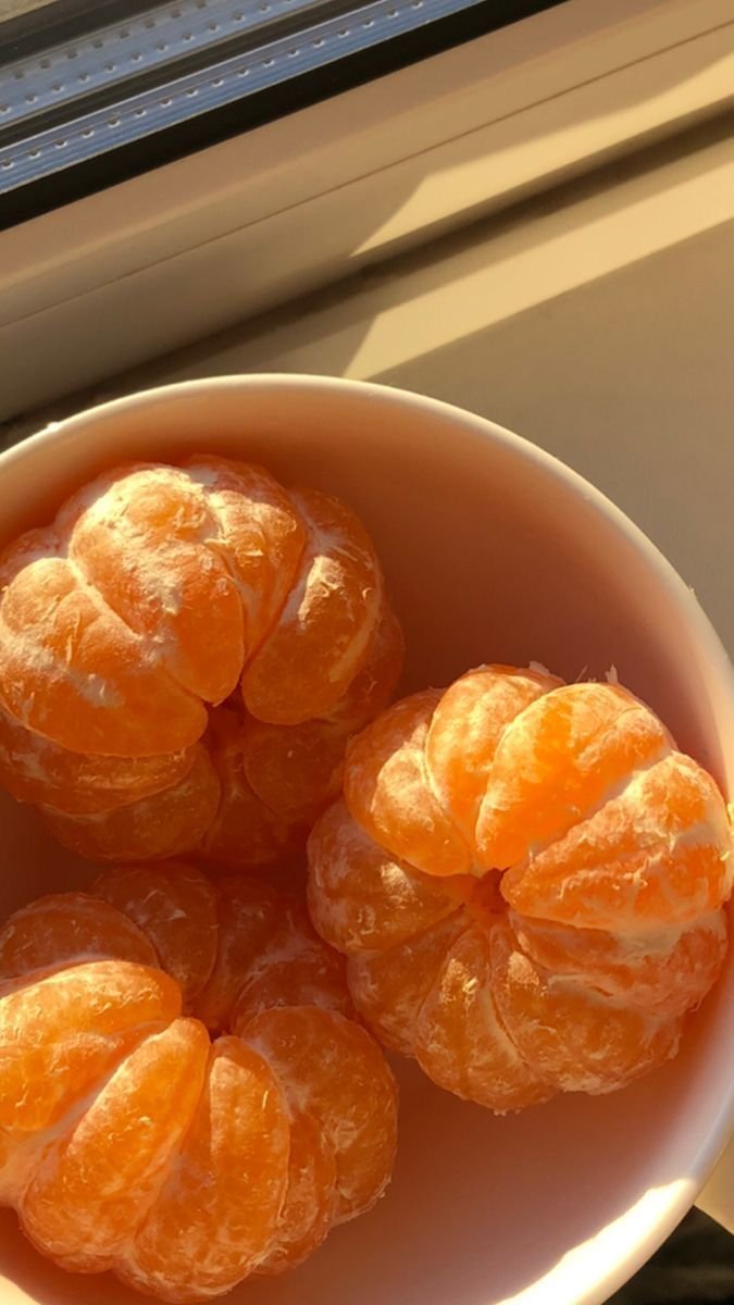 jesus_osorior's tweet image. La mandarina es mucho más que una fruta dulce.
En los últimos años, su consumo ha disminuido mientras aumentan los suplementos artificiales.
Por eso investigué 8 beneficios de la mandarina, avalados por ciencia, que deberías conocer hoy: 🧵