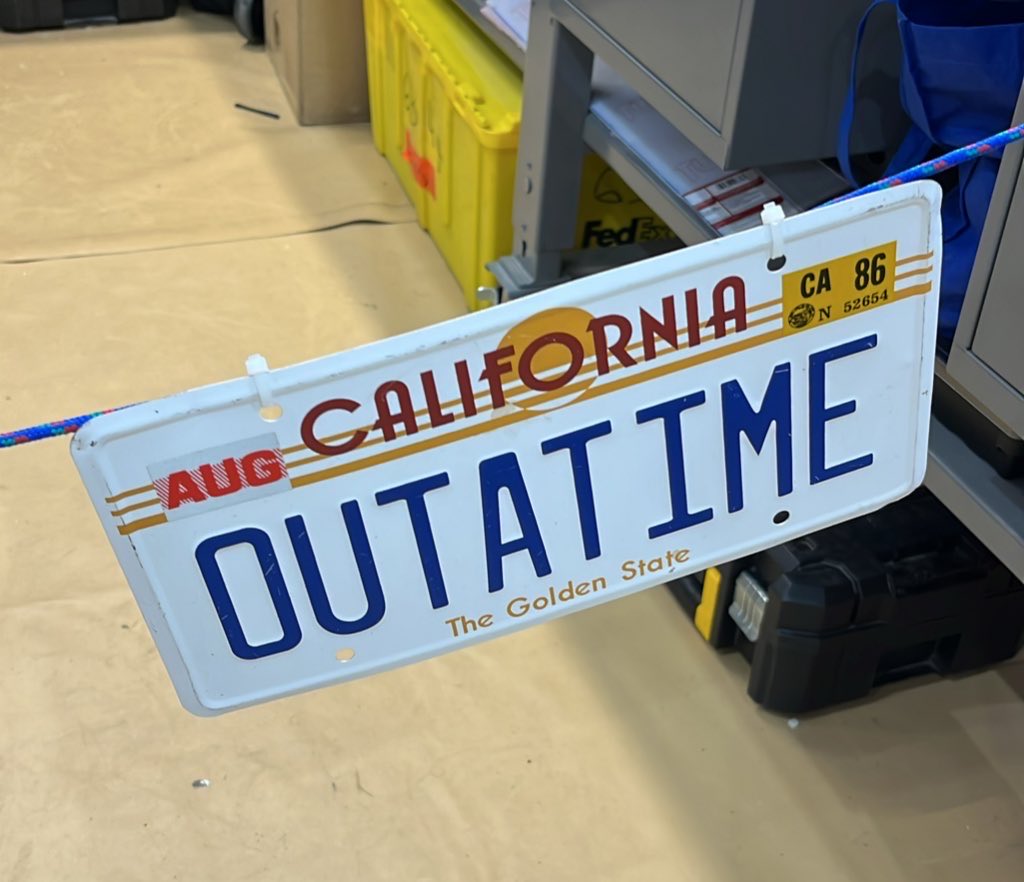 Nobody ☀️🌈🏰🕊️🌕🐝 tweet media