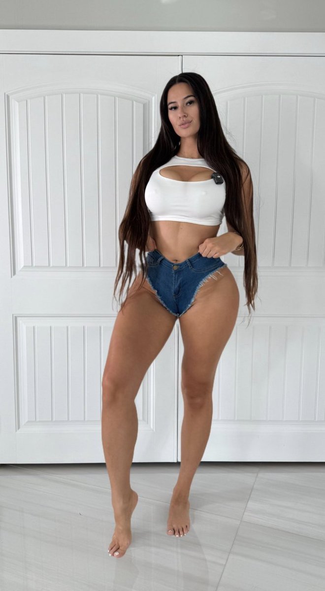 type ‘X’ if you’re active so I know who to dm nudys to 📸