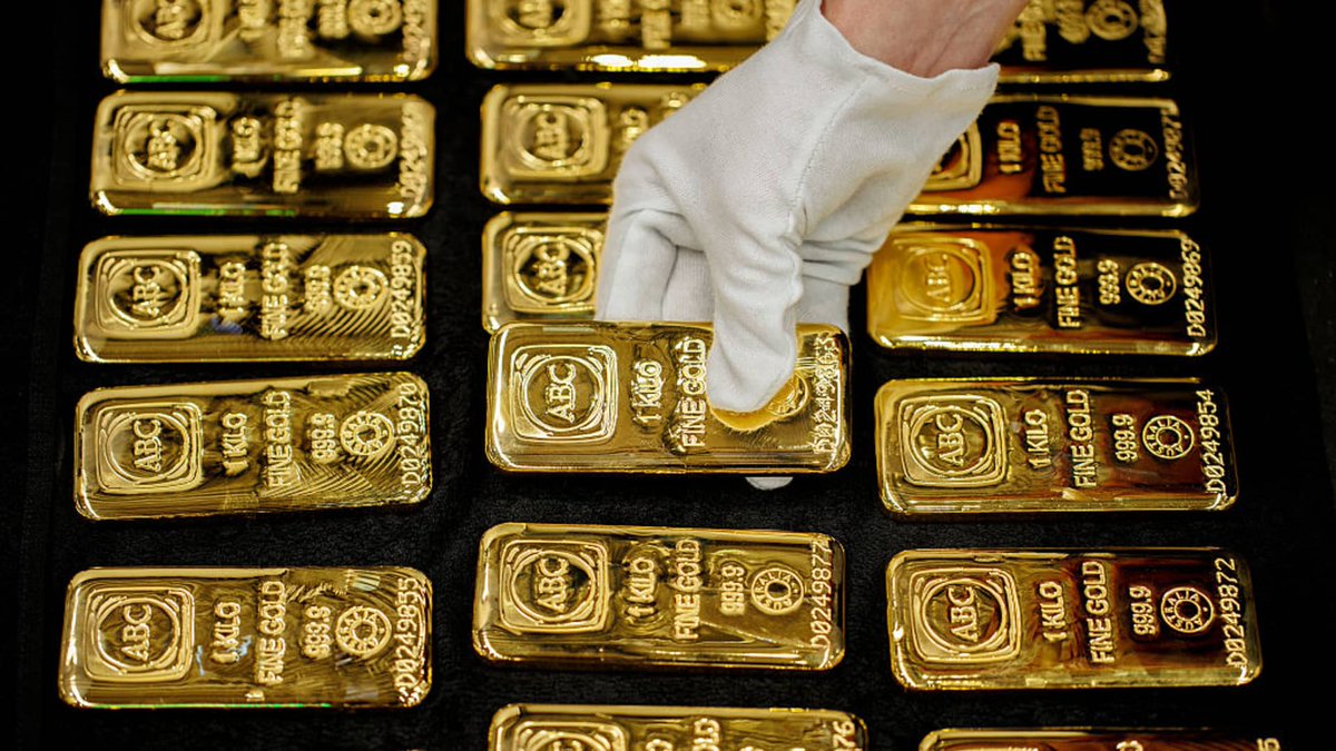 LLChatoff's tweet photo. Americans believe real estate, gold are the best long-term investments. They're wrong, advisors say https://t.co/b1h9ZAn1Kl https://t.co/9eTZYZQUGY