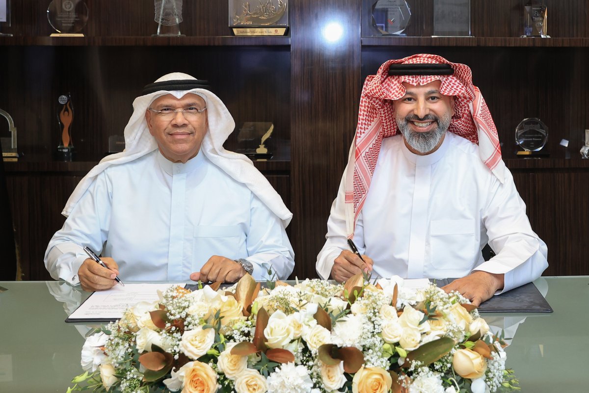 OgoldApp's tweet image. Innovation meets integrity 💳✨
OGold &amp;amp; Mawarid Finance just signed the MOU to reshape finance with a gold-backed, ethical prepaid card.

#DigitalGold #OGold #MawaridFinance #HalalBanking #ShariahFinance #FintechUAE