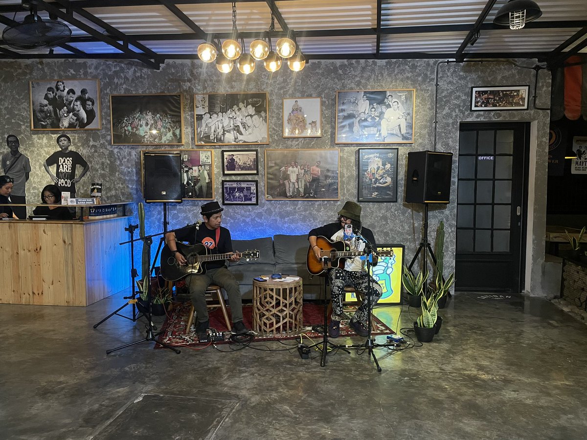 ada yang beda live music malam ini di Milli