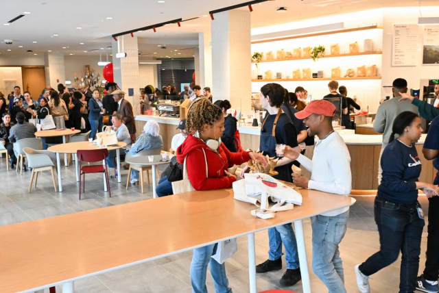 CeveniniEllen's tweet photo. Capital One recently announced a $1 million investment in The Bronx as part of the grand opening of the Capital One Café at Fordham Road. Learn more about our commitment and the local organizations supporting the neighborhood's small business ecosystem. https://t.co/PpojRxox69 https://t.co/G8npSocfTI
