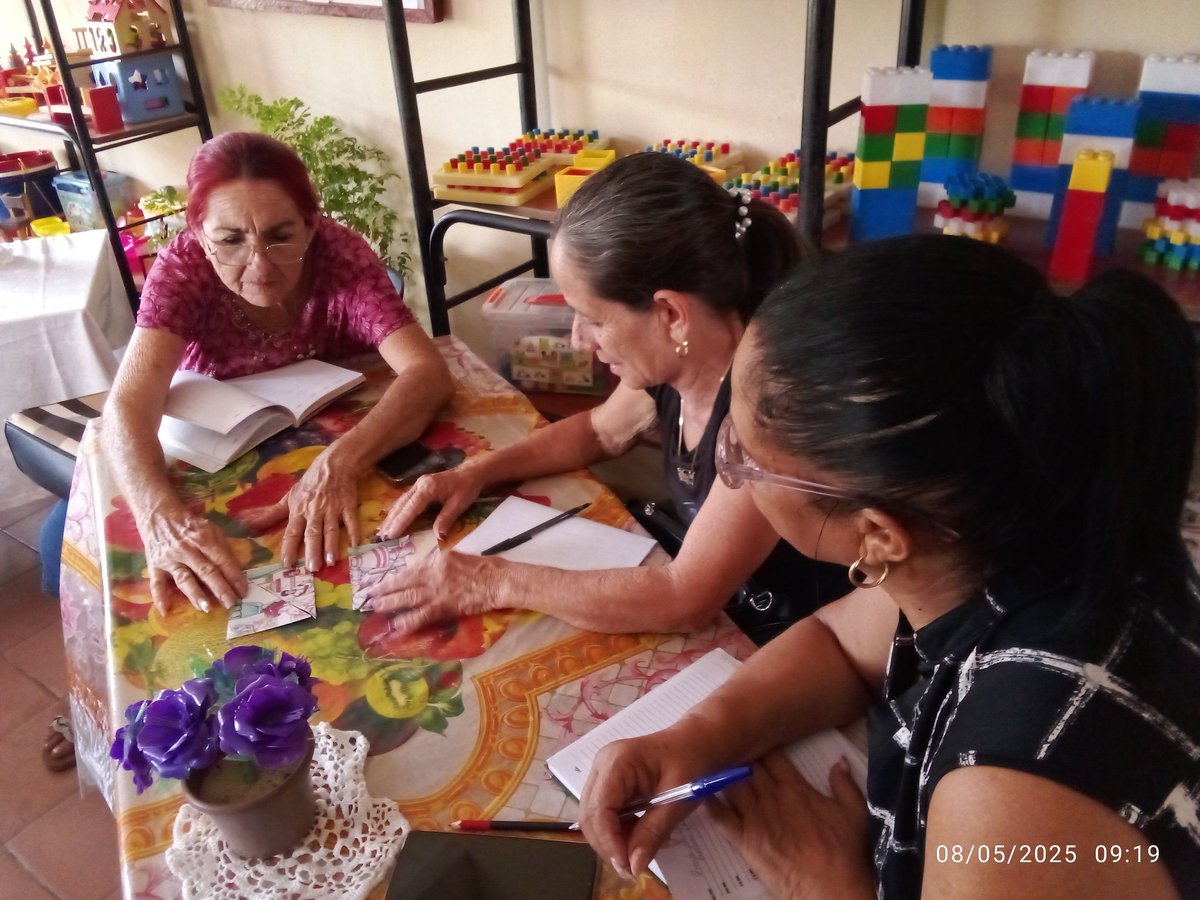 RoqueArang98112's tweet photo. Se realiza en esta mañana la escuela de directores de la Primera Infancia en la institución educativa el círculo infantil "Edad De Oro Nuevitas".
#educadoresnueviteros
#programaeducatuhijo
#CubaMined
#EducadoresCamagueyanos
#LaPrimeraInfanciaSiImporta https://t.co/XrjHuLRvEm