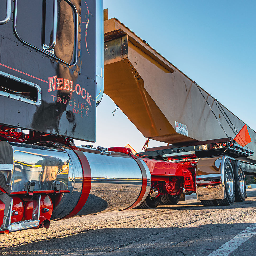 It just keeps goin', and goin', and goin'❗😍

#4StateTrucks #ChromeShopMafia #chrome #chromeshop #customtrucks #semitrucks #trucking #customrig #bigrig #18wheeler #tractortrailer #cdldriver #trucker #truckers #longhaul #diesel #largecar