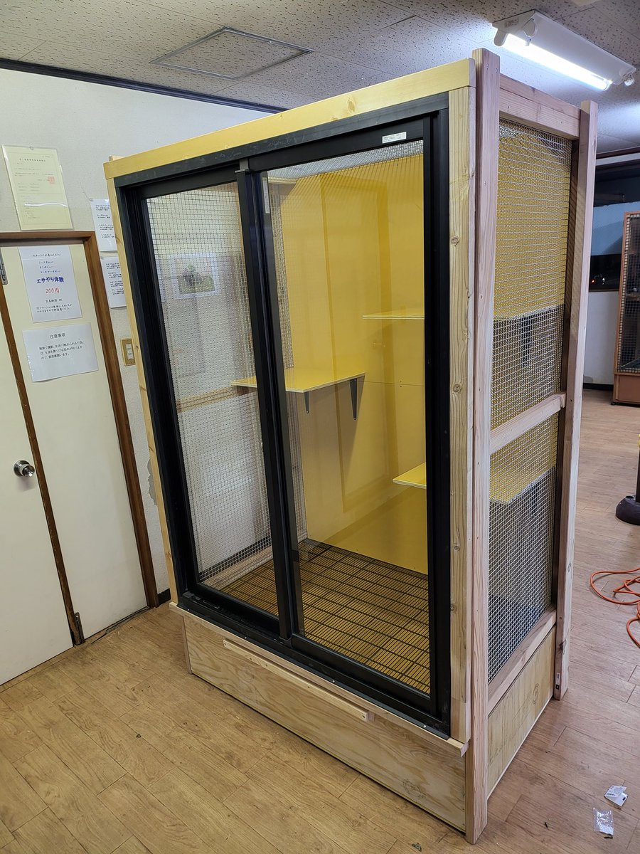 moltingcage's tweet photo. 【大きさの自由】
【機能性の自由】
【デザインの自由】

既製品ケージでは叶わない、ペットと人の理想の暮らしを形に

エキゾチックアニマルと外構工事、両方のプロ経験から、
各種動物の特性、個性に合わせた完全オーダーメイドの設計をご提案できます。

#オーダーケージ
#爬虫類ケージ https://t.co/vYbuzt2up8