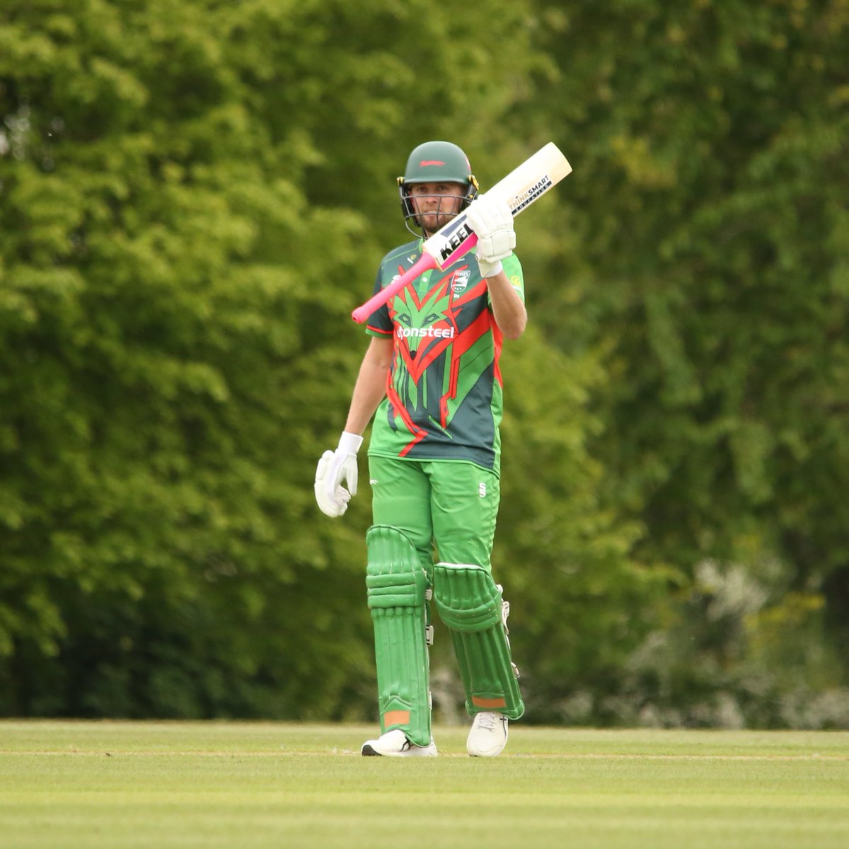 We end on 1⃣9⃣5⃣/7⃣ from our 20 overs.

Budinger top scores with 68 (42b), while captain Kimber whacks 56 from just 24 balls. Swindells (50, 38b) also makes a half-century. 💪

#Foxes🦊