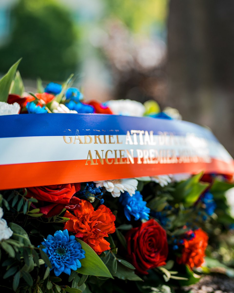 GabrielAttal's tweet photo. Commémoration du 8 mai ce matin à Issy-les-Moulineaux, en hommage aux combattants de la liberté.
Il y a 80 ans, l’Allemagne nazie capitulait, mettant fin à la guerre en Europe et à la barbarie.

80 ans plus tard, souvenons-nous.
Souvenons-nous des héros, des résistants, des victimes. 🕊️