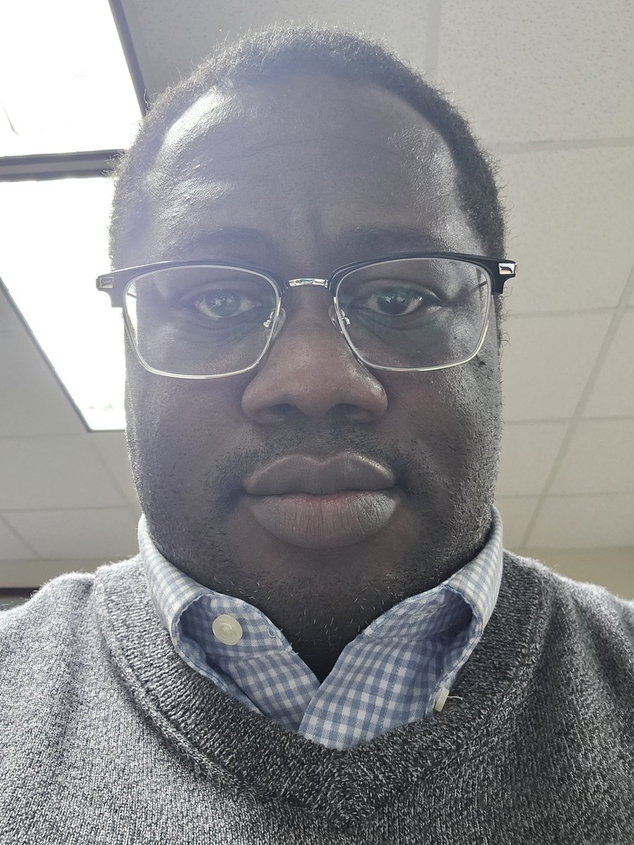 kamarrid's tweet photo. Hey! It is my birthday! The big 4-0 this year. It feels like, too. What a great year it was. I can't wait to see what this new chapter has in store for me. I'm thankful for another turn around the Sun. https://t.co/aHB7u5PrSh