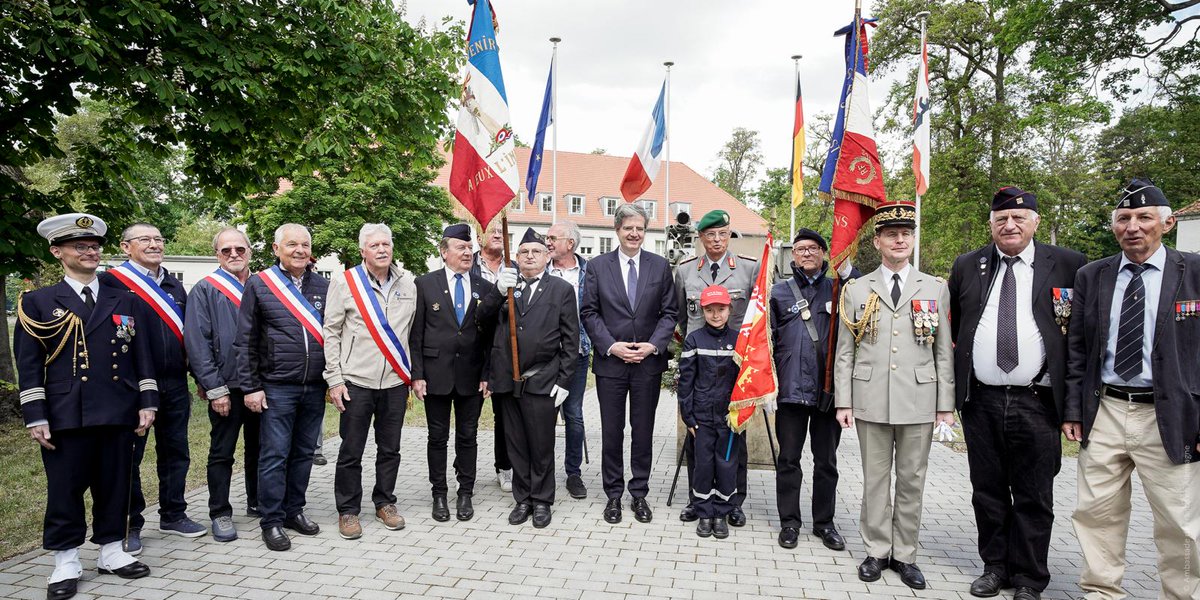 Amb_Delattre tweet picture
