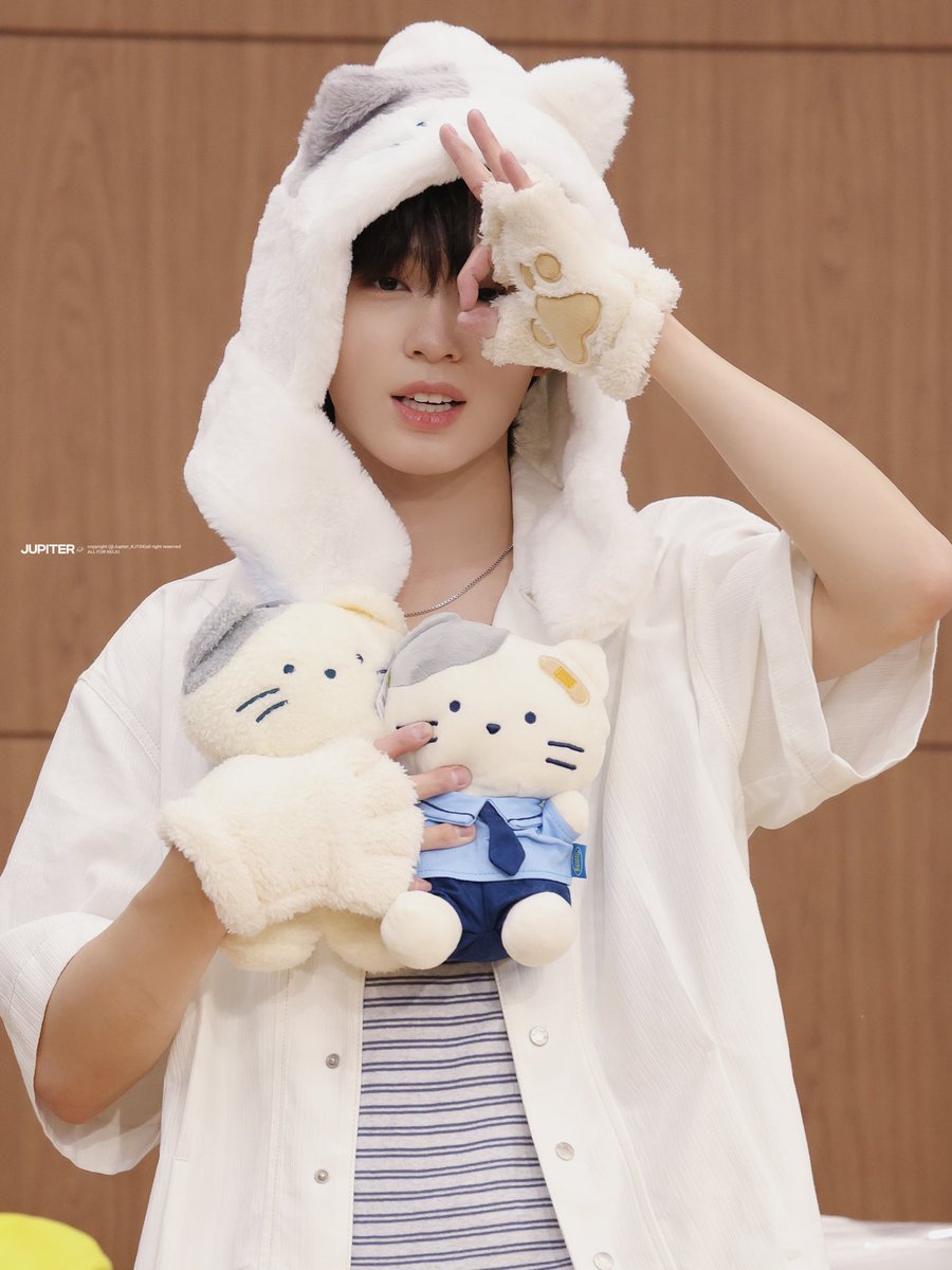 250508 

이주아 오늘 수고했어용♬.*ﾟ•*¨*•.¸¸♬
내일 케이콘 무대 너무 기대해

#케이주 #KEIJU #ケイジュ #킥플립 #KickFlip