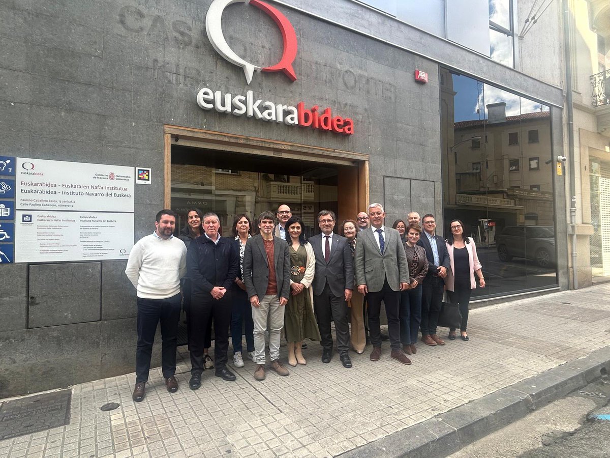 Govern de Catalunya (@govern) on Twitter photo 📍El conseller Vila ha participat en la reunió del Protocol de Col·laboració en matèria de Política Lingüística amb representants del <a href="/Gob_eus/">Eusko Jaurlaritza - Gobierno Vasco</a>, <a href="/Xunta/">Xunta de Galicia</a>, <a href="/goib/">Govern de les Illes Balears</a> i <a href="/gob_na/">Gobierno de Navarra</a>
ℹ️gen.cat/44ZMTqz 📍El conseller Vila ha participat en la reunió del Protocol de Col·laboració en matèria de Política Lingüística amb representants del <a href="/Gob_eus/">Eusko Jaurlaritza - Gobierno Vasco</a>, <a href="/Xunta/">Xunta de Galicia</a>, <a href="/goib/">Govern de les Illes Balears</a> i <a href="/gob_na/">Gobierno de Navarra</a>
ℹ️gen.cat/44ZMTqz