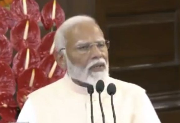 .
पाकिस्तान की निम्न हरकतो को
प्रारंभ से ही देख रहा हूं..

पाकिस्तानियों की हरकतें घृणास्पद
व अमानवीय हैं..

 22 अप्रैल बहनों की चित्कार से
भारत थर्रा उठा..

 यत्र नारी पूज्यंते,
रमंते तत्र देवताः।।

भारतीय सेना के अदम्य साहस
को कोटिशः नमन्..

<a href="/rashtrapatibhvn/">President of India</a>
<a href="/PMOIndia/">PMO India</a>
<a href="/HMOIndia/">गृहमंत्री कार्यालय, HMO India</a>