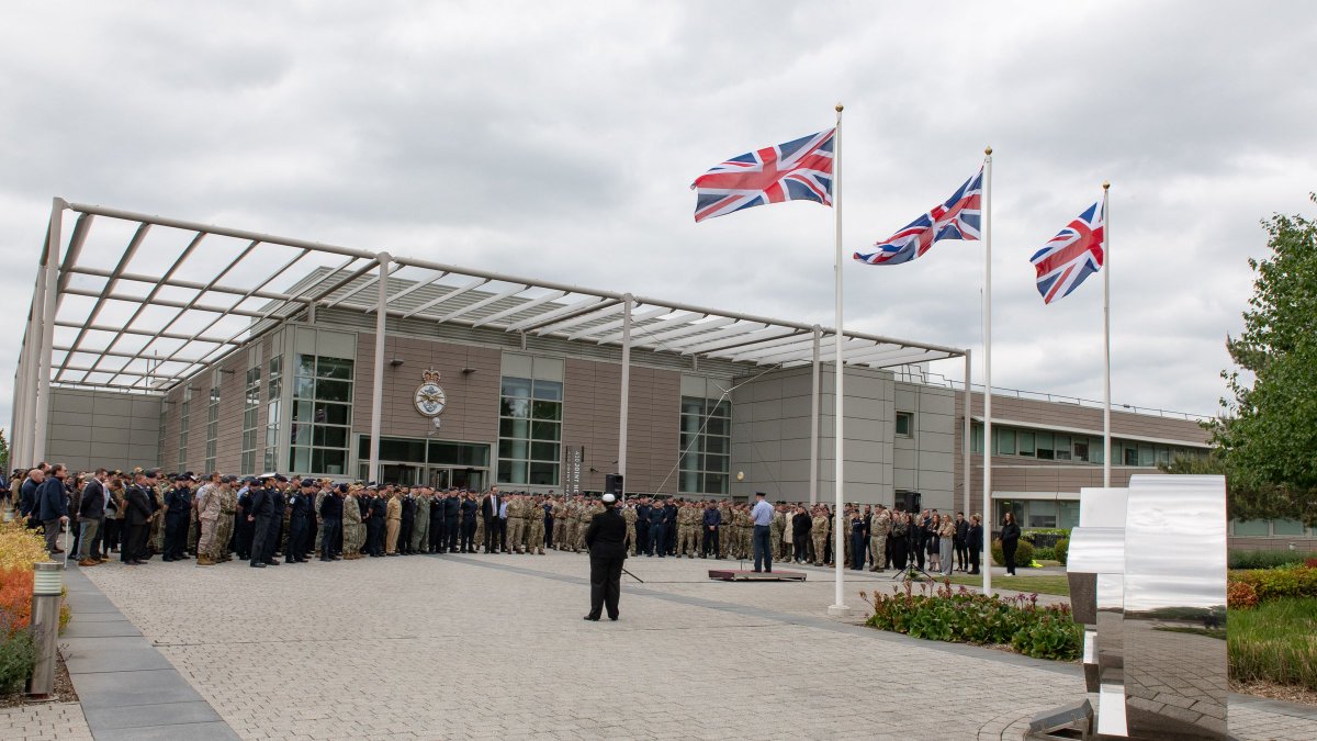 Lt Gen Nick Perry (@pjhq_cjo) on Twitter photo Today I joined personnel from across Northwood, <a href="/NATO_MARCOM/">NATO Maritime Command</a> and the Joint Headquarters, to remember the sacrifice of all those affected by war and reflect on all those currently deployed on Operations around the globe this Victory in Europe Day #VEDay80
<a href="/DefenceOps/">Defence Operations π¬π§</a> Today I joined personnel from across Northwood, <a href="/NATO_MARCOM/">NATO Maritime Command</a> and the Joint Headquarters, to remember the sacrifice of all those affected by war and reflect on all those currently deployed on Operations around the globe this Victory in Europe Day #VEDay80
<a href="/DefenceOps/">Defence Operations π¬π§</a>