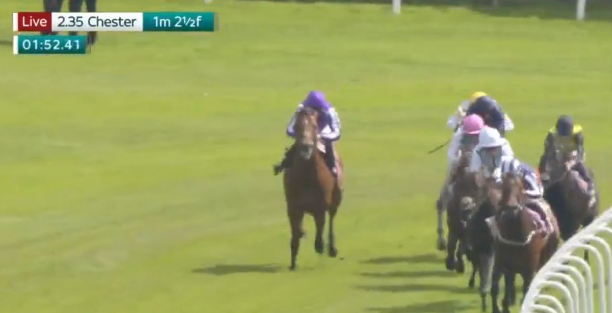 Interesting route round the final bend taken by  Isambard Brunel. Through you come Ryan.
🐎