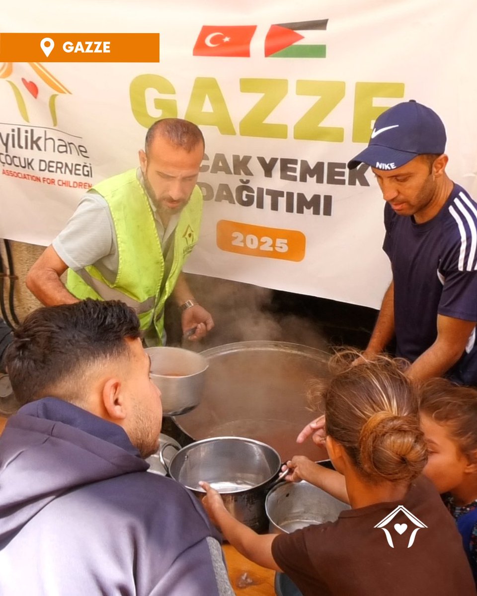 Bağışlarınızla Gazzeli çocuklara ve ailelerine sıcak yemek ve temiz su ulaştırmaya devam ediyoruz. Çalışmalarımızın devamlılığı için zekat ve sadakalarınızla destek olabilirsiniz.
Sıcak yemek 180 TL
100 litre su 450 TL

🌐Bağış yapmak için internet sitemizi ziyaret edebilirsiniz.