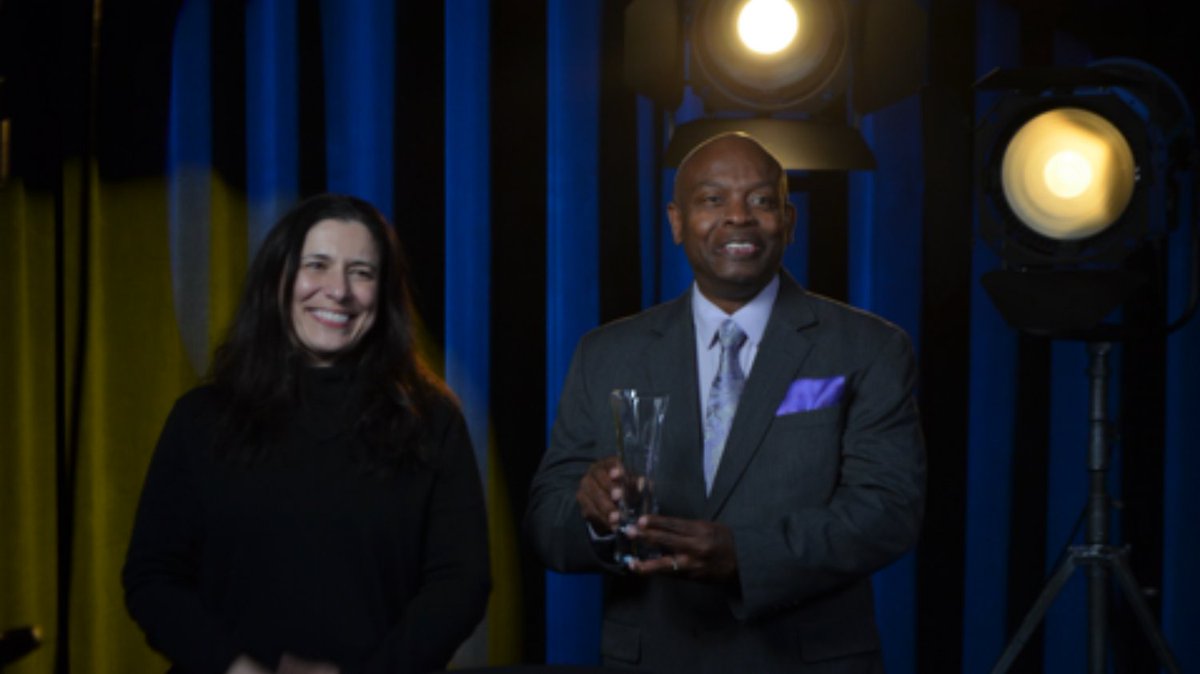 In April, ServeOhio Commissioner Kevin Corey was awarded the Dr. O’Dell Owens Community Hero Award by the CET, Public Media Broadcasting Connection, for his work in the Cincinnati community. Congratulations Kevin!