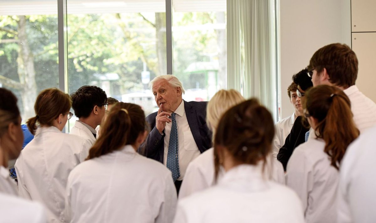Happy 99th birthday to Sir David Attenborough! 🥳 

In 2019, we welcomed Sir David Attenborough to Keele to open our new state-of-the-art science facilities and deliver a guest lecture to a packed audience #LoveKeele