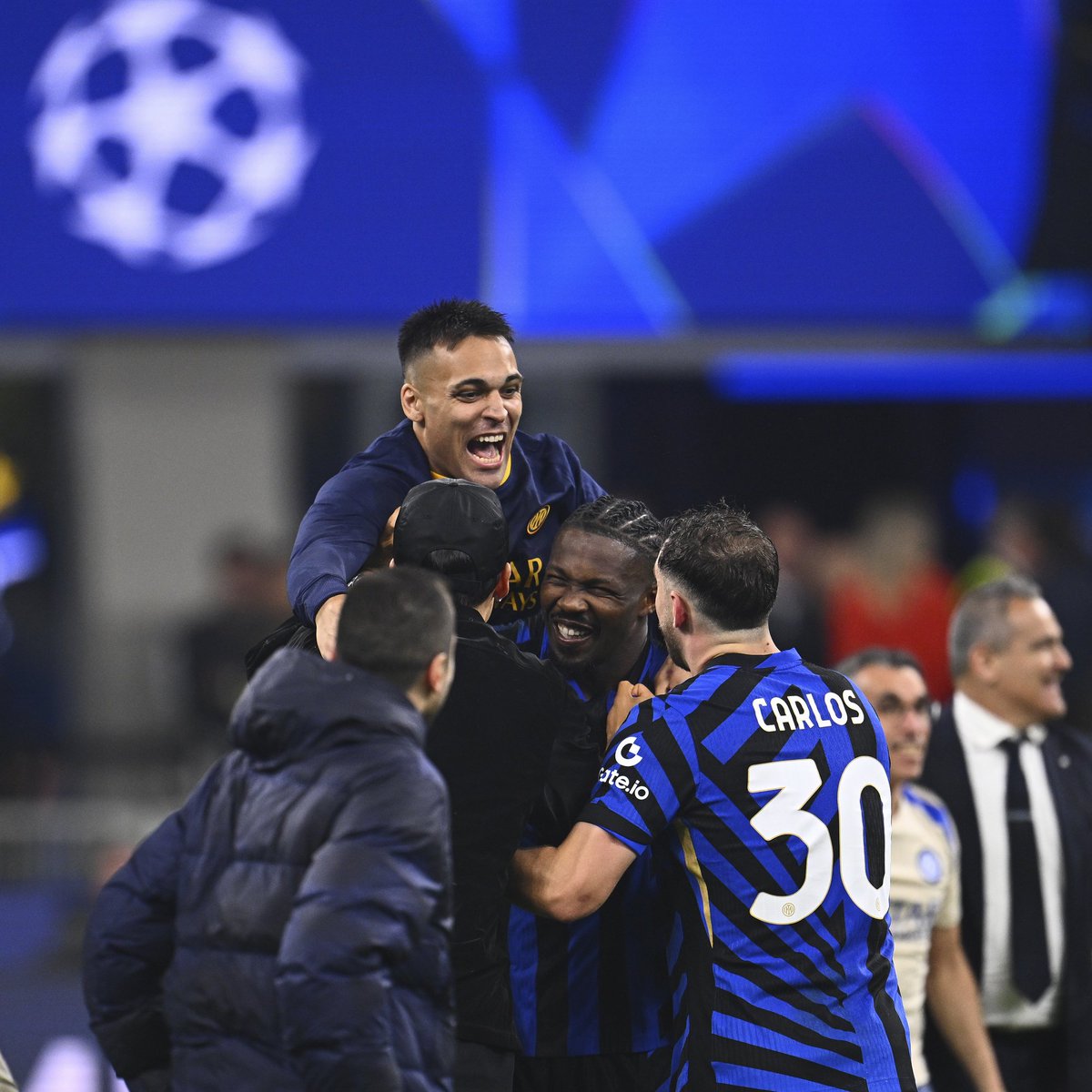 Piccolo reminder...
SIAMO IN FINALE DI CHAMPIONS LEAGUE 🔥