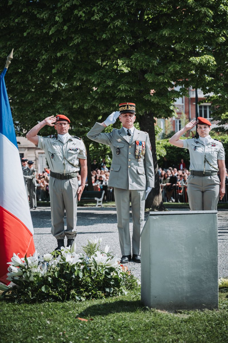 11e brigade parachutiste (@11ebp) on Twitter photo #DevoirDeMemoire âĄïž il y a 80 ans la France Ă©tait libĂ©rĂ©e !
Commémoration du #8mai1945 à <a href="/Toulouse/">Toulouse - Mairie et Métropole</a> pour la #11BP.
Rendons hommages Ă tous nos soldats, dâhier et dâaujourdâhui, honorons la mĂ©moire de ceux qui sont morts pour la France đ«đ· #DevoirDeMemoire âĄïž il y a 80 ans la France Ă©tait libĂ©rĂ©e !
Commémoration du #8mai1945 à <a href="/Toulouse/">Toulouse - Mairie et Métropole</a> pour la #11BP.
Rendons hommages Ă tous nos soldats, dâhier et dâaujourdâhui, honorons la mĂ©moire de ceux qui sont morts pour la France đ«đ·