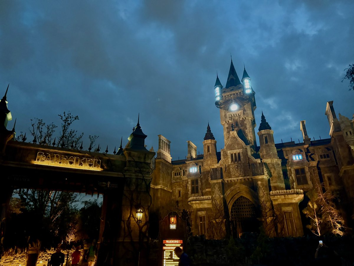 Every time I ride I love this attraction more and more. Monsters Unchained is my favorite ride at Epic Universe and perhaps anywhere. #EpicUniverse