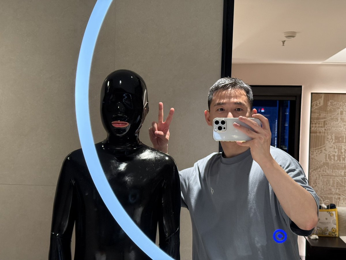 <a href="/Dige_0221/">地哥</a> 说看不出我是乳胶S