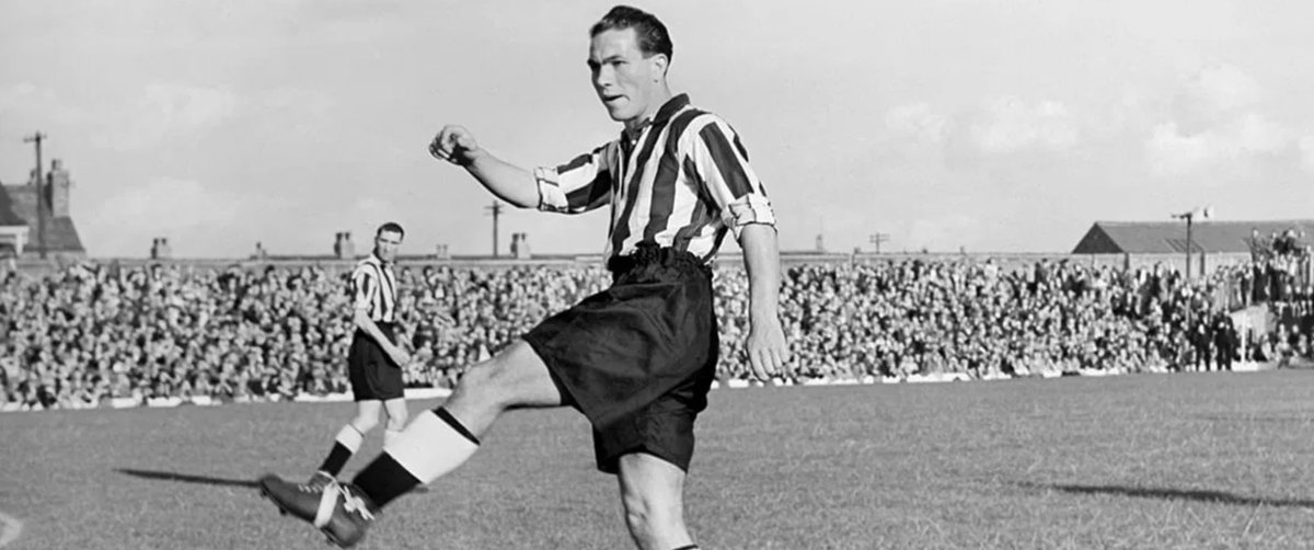 Anyone know which ground George Robledo is playing at on this photo?