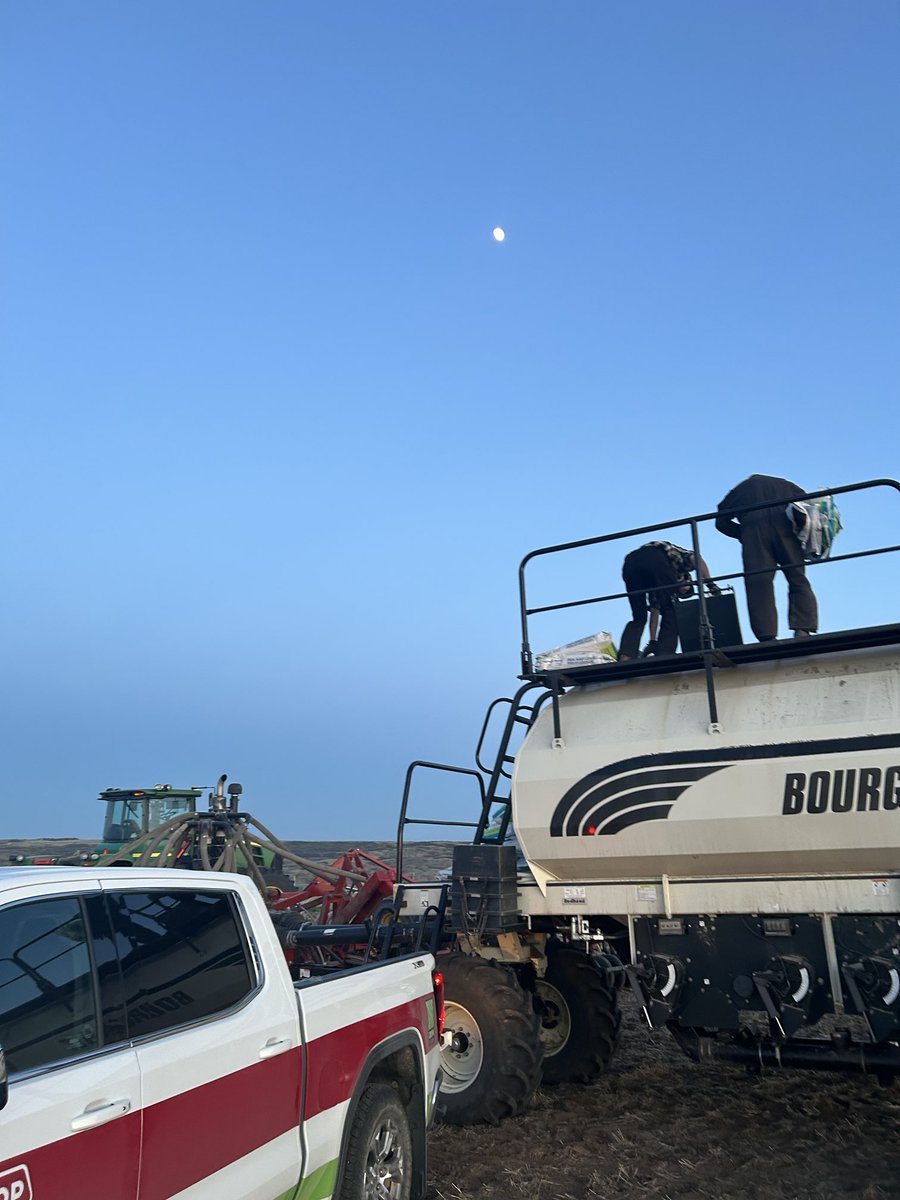 We’re your partners in the field! #plant25 #lentils #tagteam⁦ <a href="/FMCAgCanada/">FMC Ag Canada</a>⁩